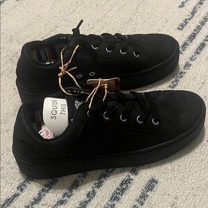 Roxy Black Floral Sole Sneakers